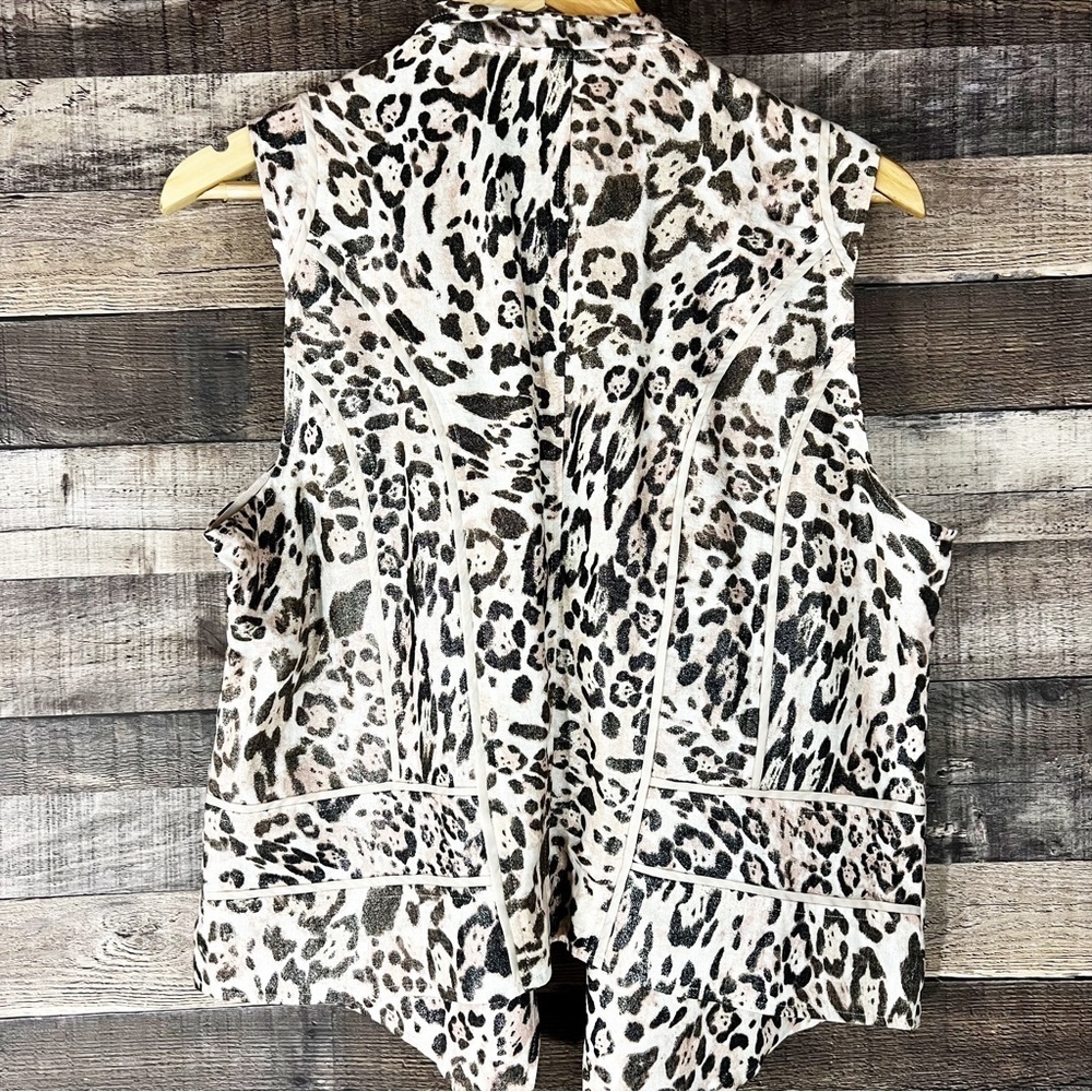 Chico's Leopard Print Pink‎ Metallic Open Vest - Picture 2 of 6